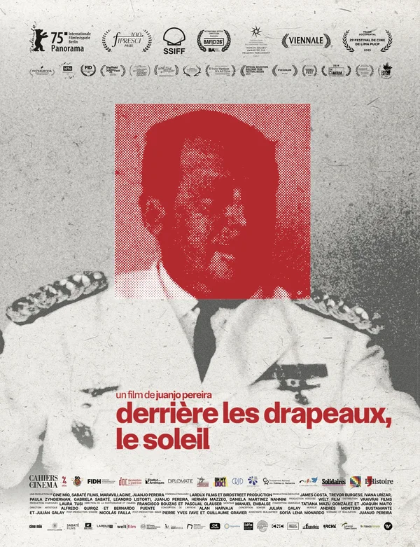 poster de DERRIERE LES DRAPEAUX, LE SOLEIL (VO)